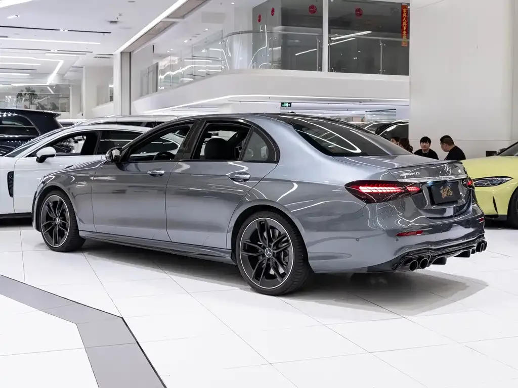 Mercedes-Benz E-Class AMG — фото 10