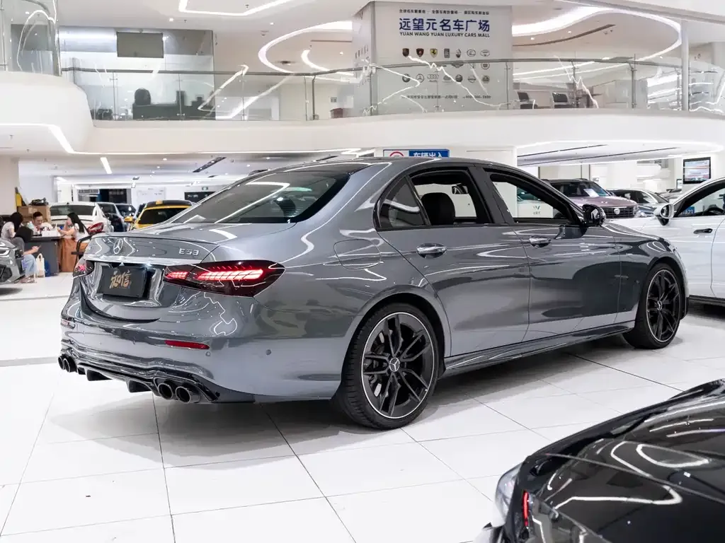 Mercedes-Benz E-Class AMG — фото 9