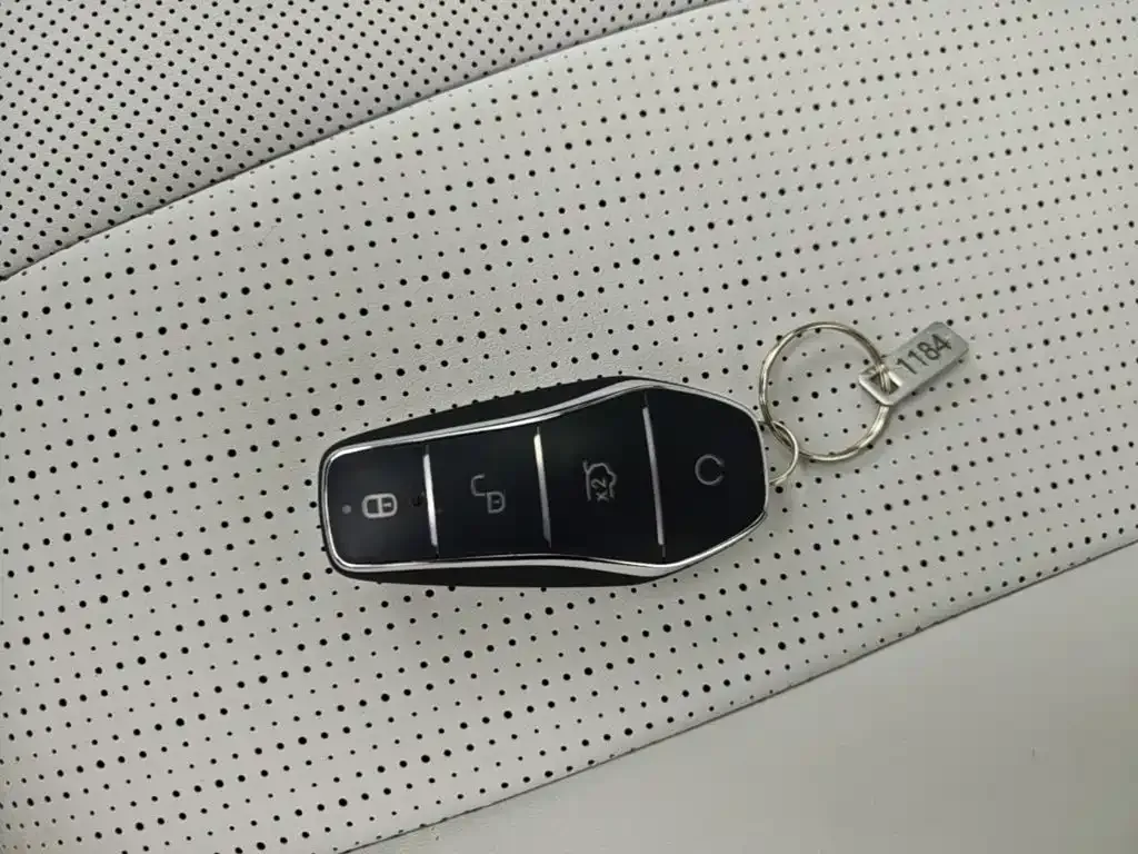 BYD Seal 05 DM-i — фото 8