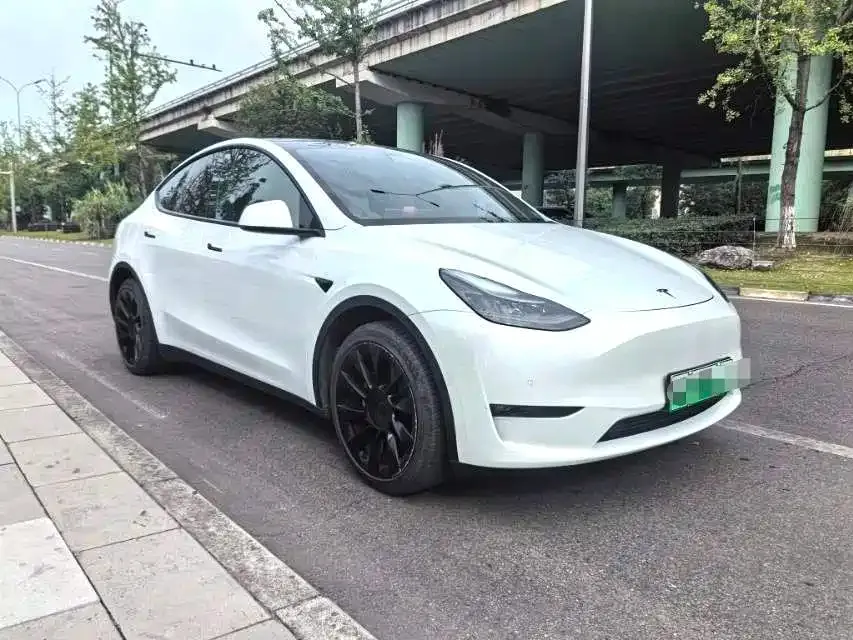 Tesla Model Y — фото 5