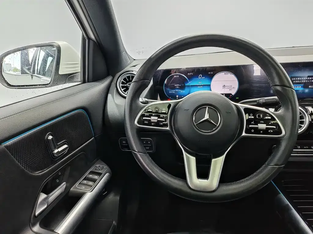 Mercedes-Benz GLA — фото 8