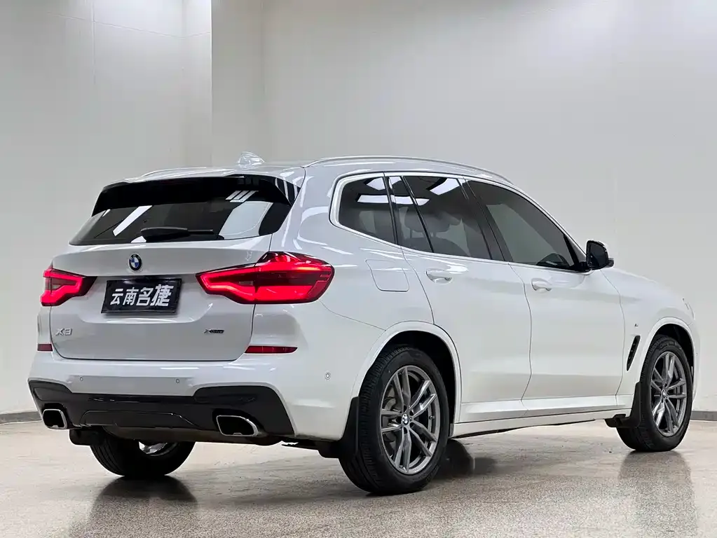 BMW X3 — фото 10