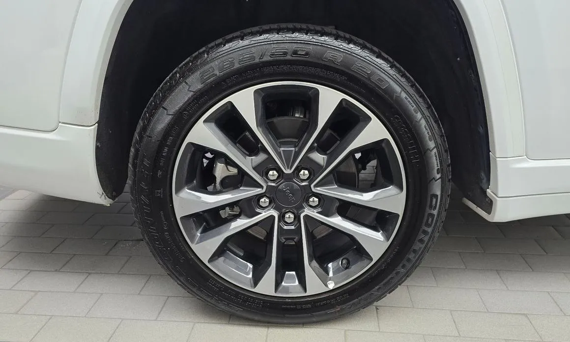 Jeep Cherokee — фото 10