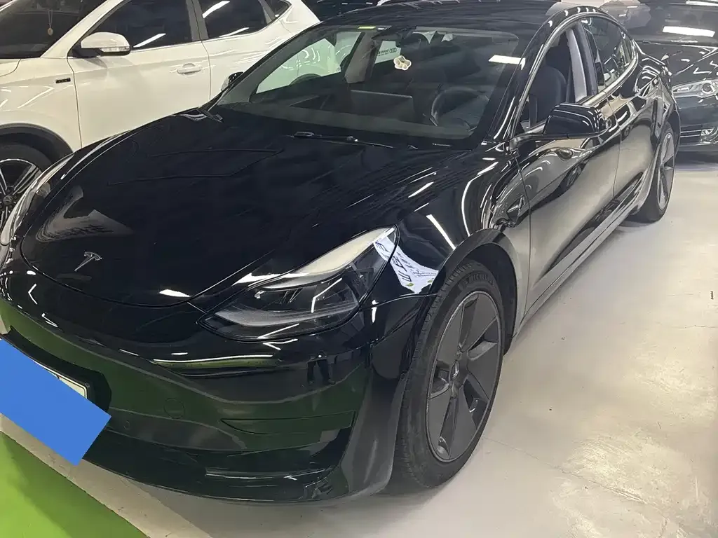 Tesla Model 3 — фото 1