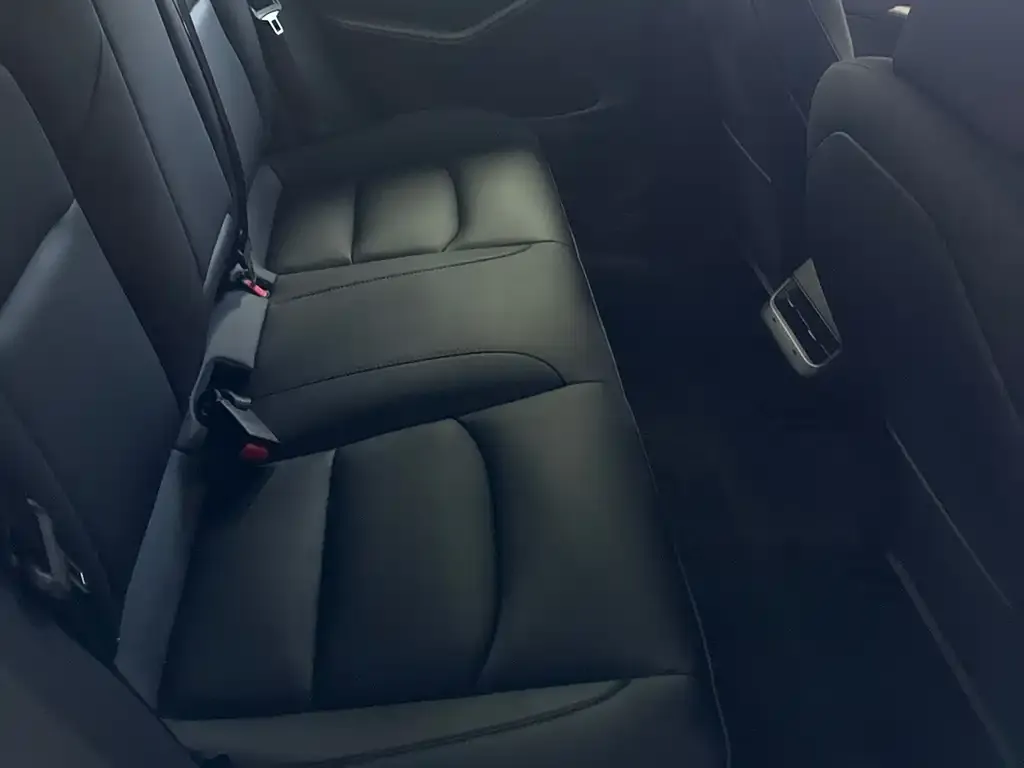 Tesla Model 3 — фото 2