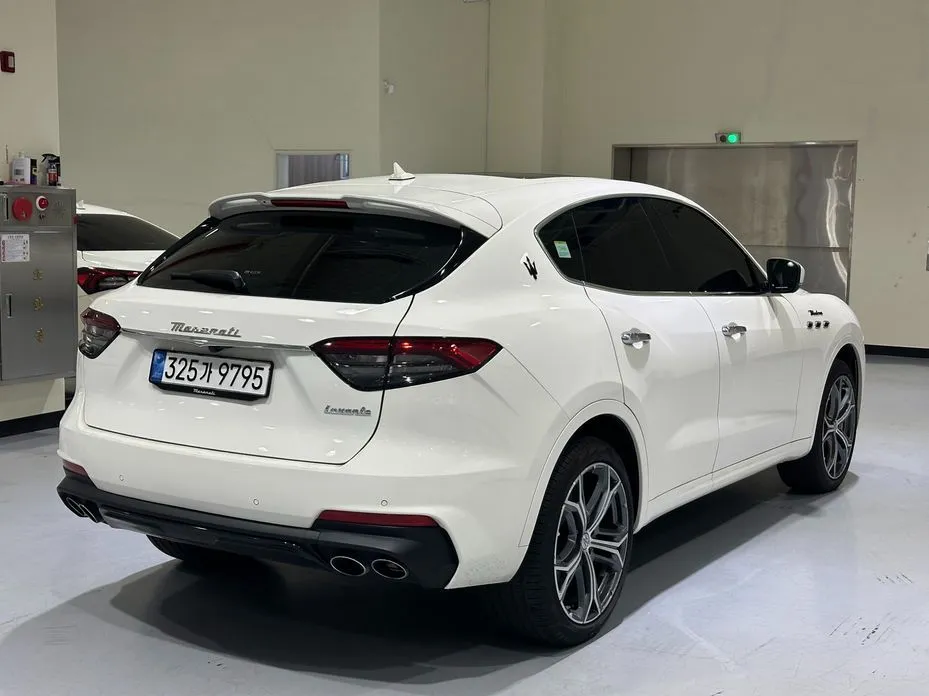 Maserati Levante — фото 6