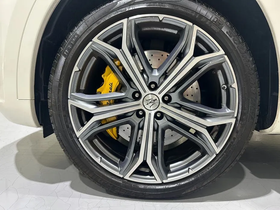 Maserati Levante — фото 10