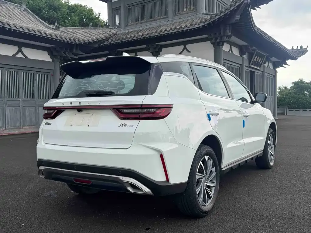 Geely Vision X6 — фото 10