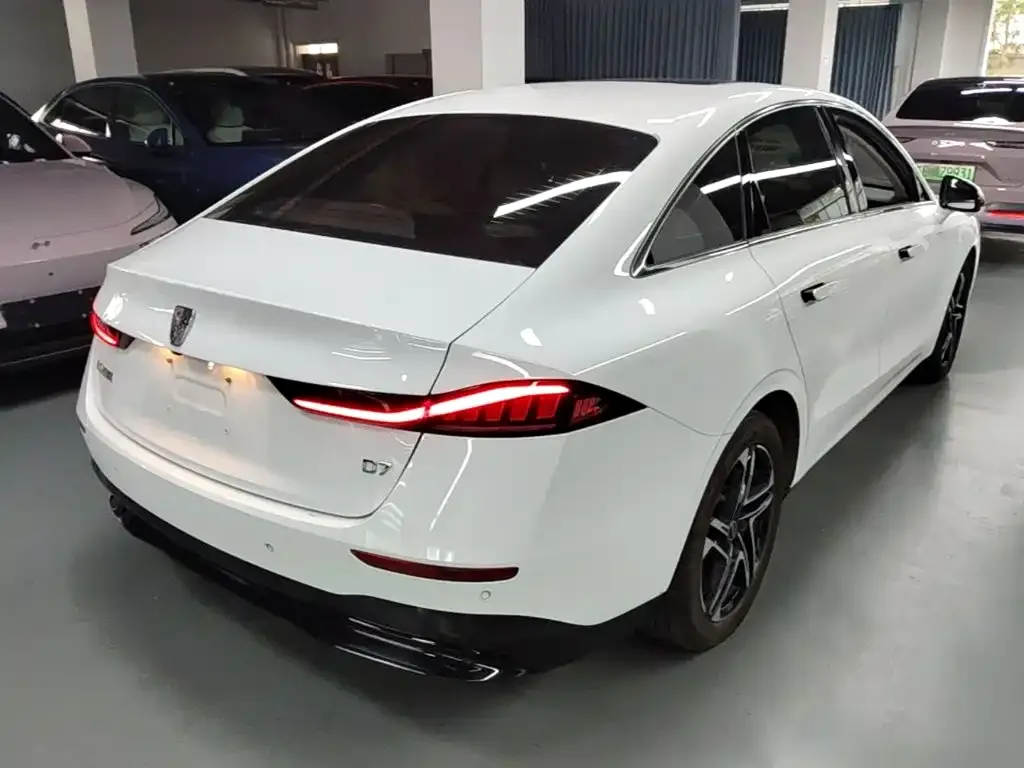Roewe D7 — фото 4