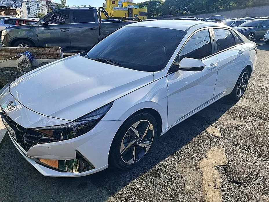 Hyundai AVANTE — фото 1