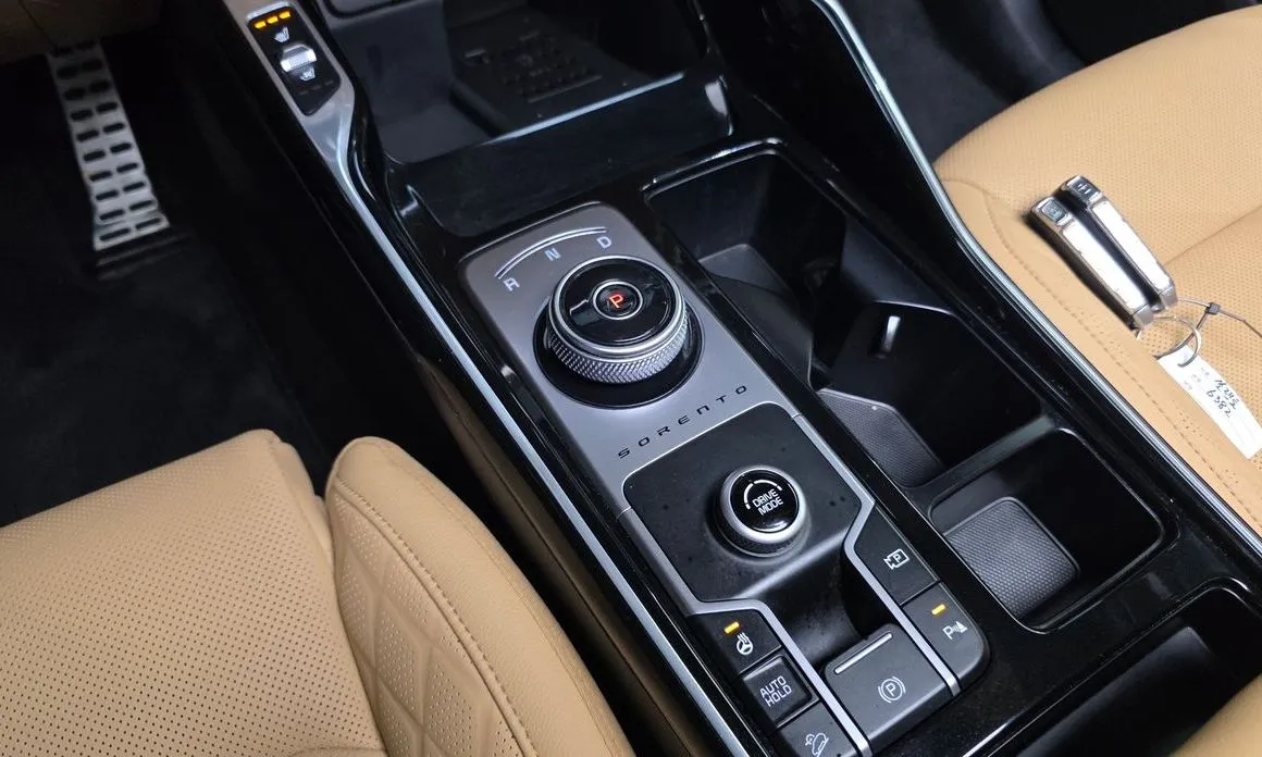 Kia Sorento — фото 7