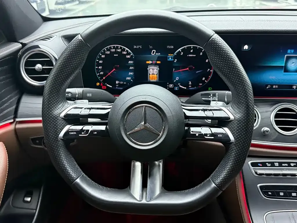 Mercedes-Benz E-Class — фото 10