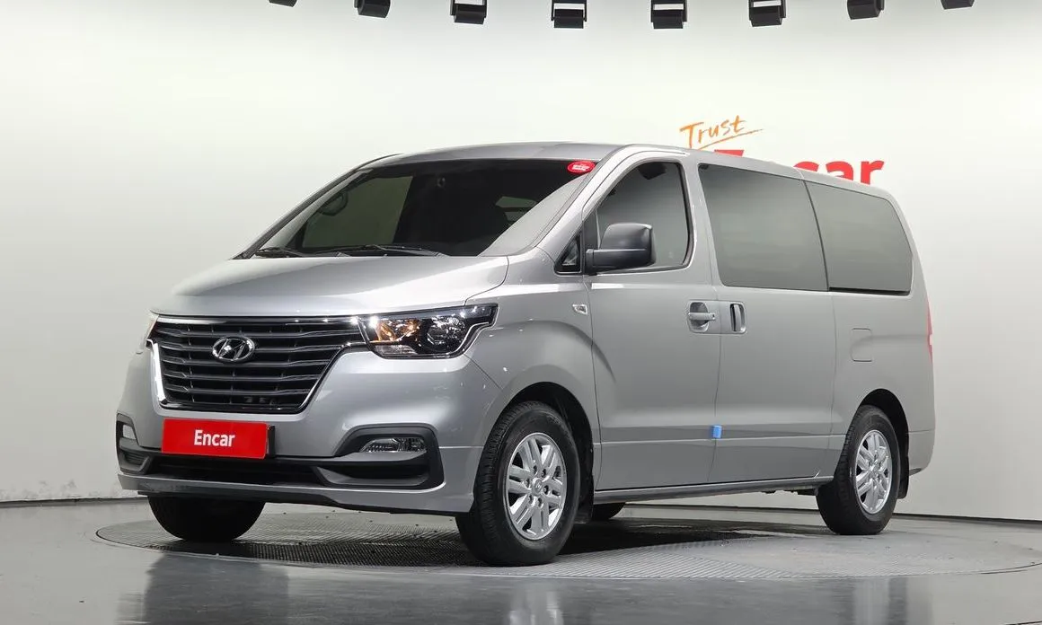Hyundai Starex — фото 1