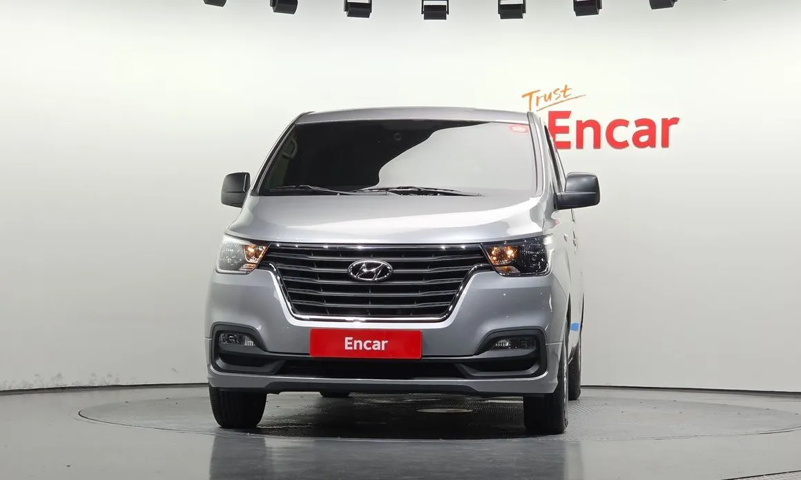 Hyundai Starex — фото 2