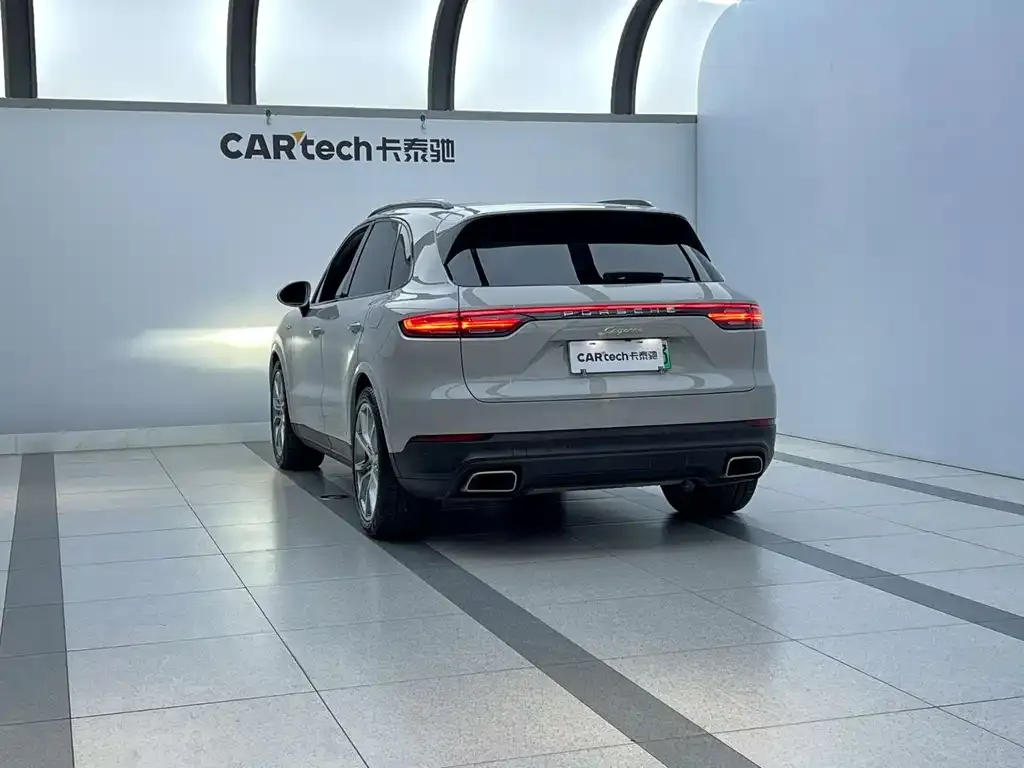 Porsche Cayenne Hybrid — фото 7