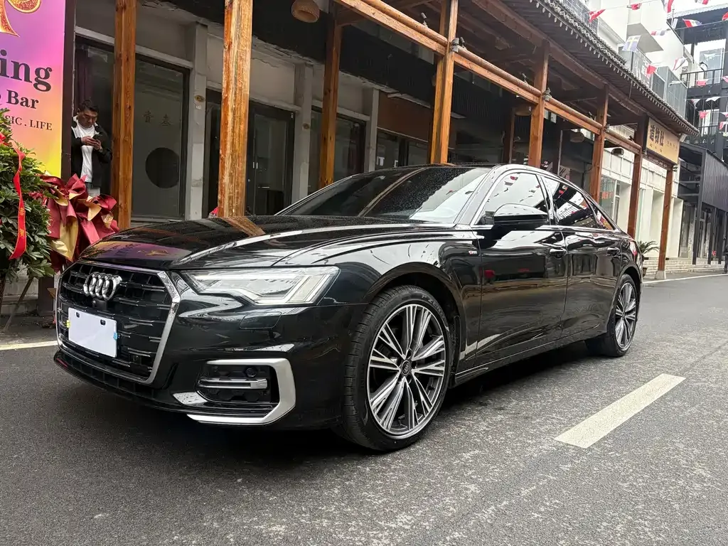 Audi A6L — фото 1
