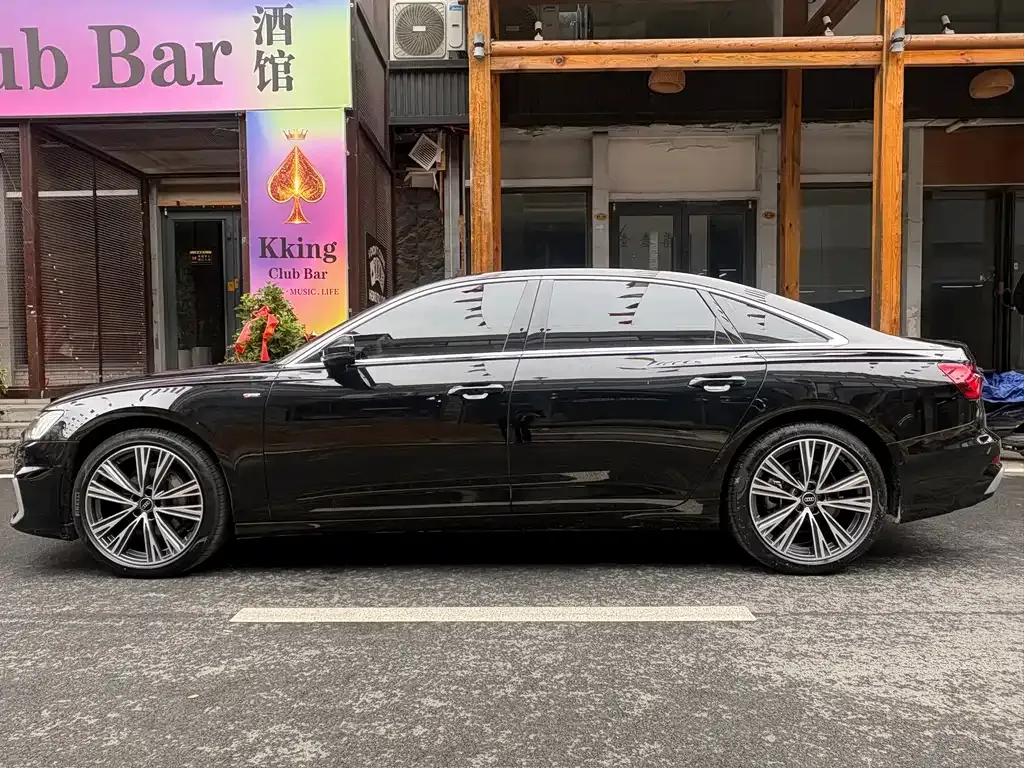 Audi A6L — фото 7