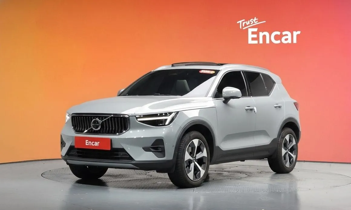Volvo XC40 — фото 1
