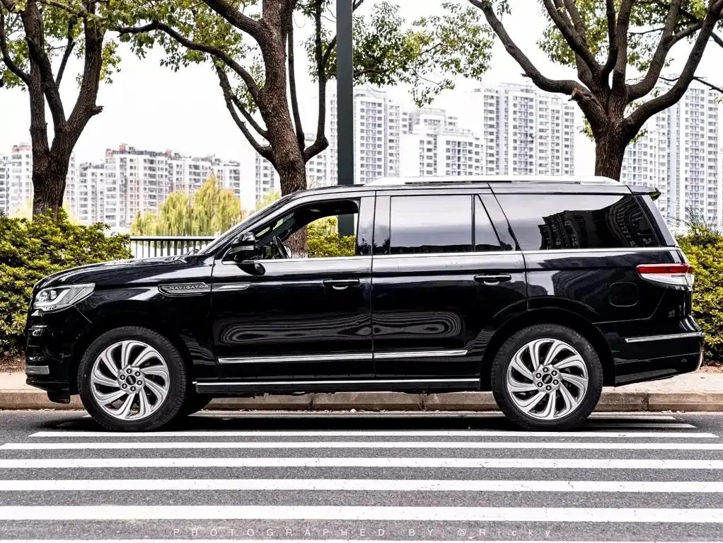 Lincoln Navigator — фото 10