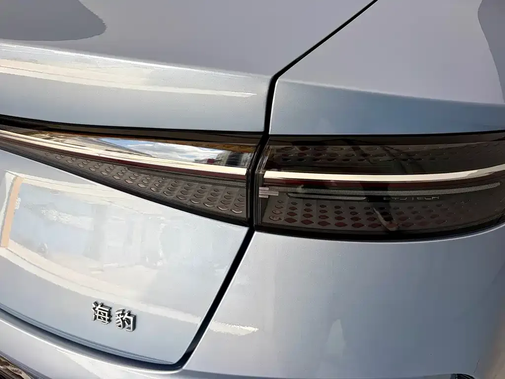 BYD Seal — фото 3