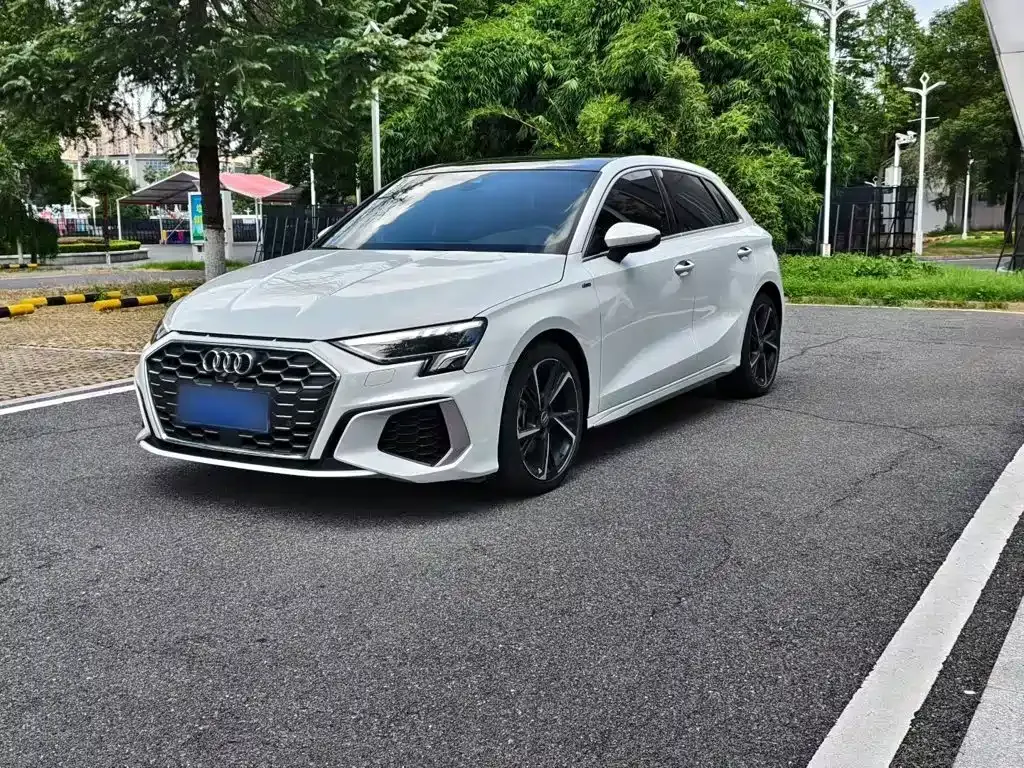 Audi A3 — фото 1