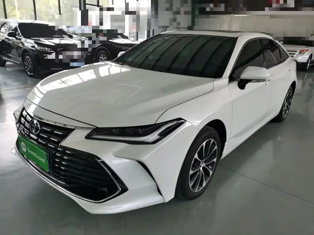 Toyota Avalon — фото 1