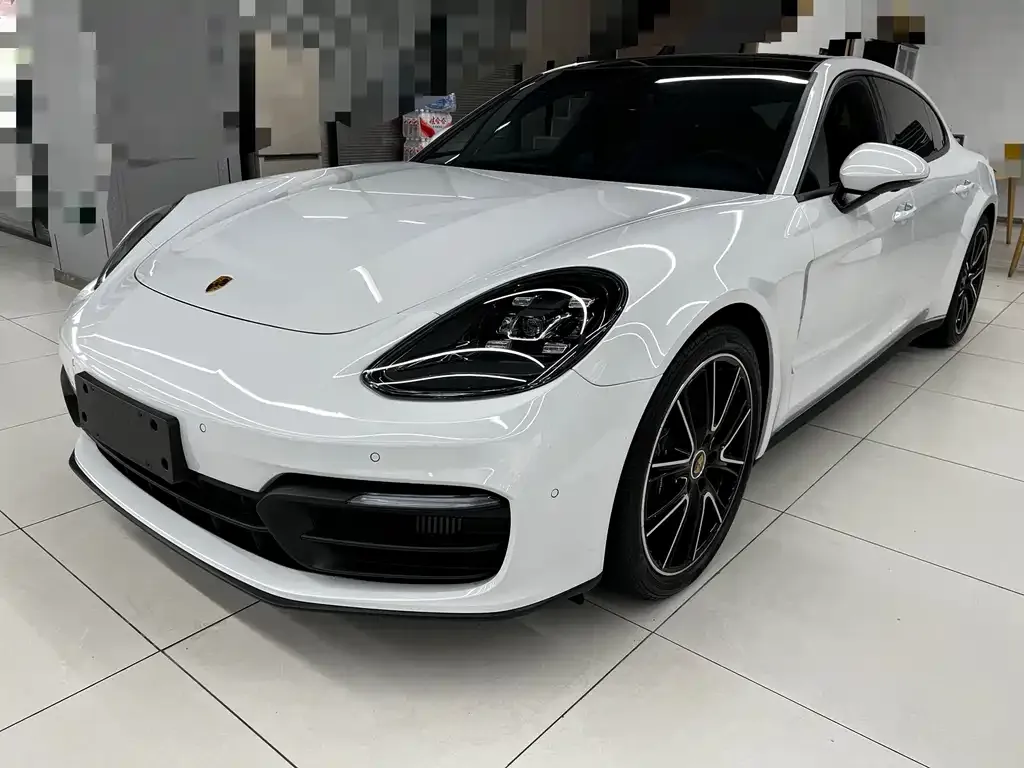 Porsche Panamera — фото 1