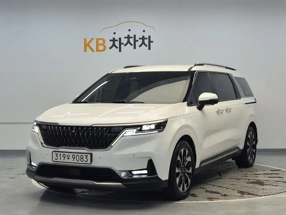 Kia Carnival — фото 1