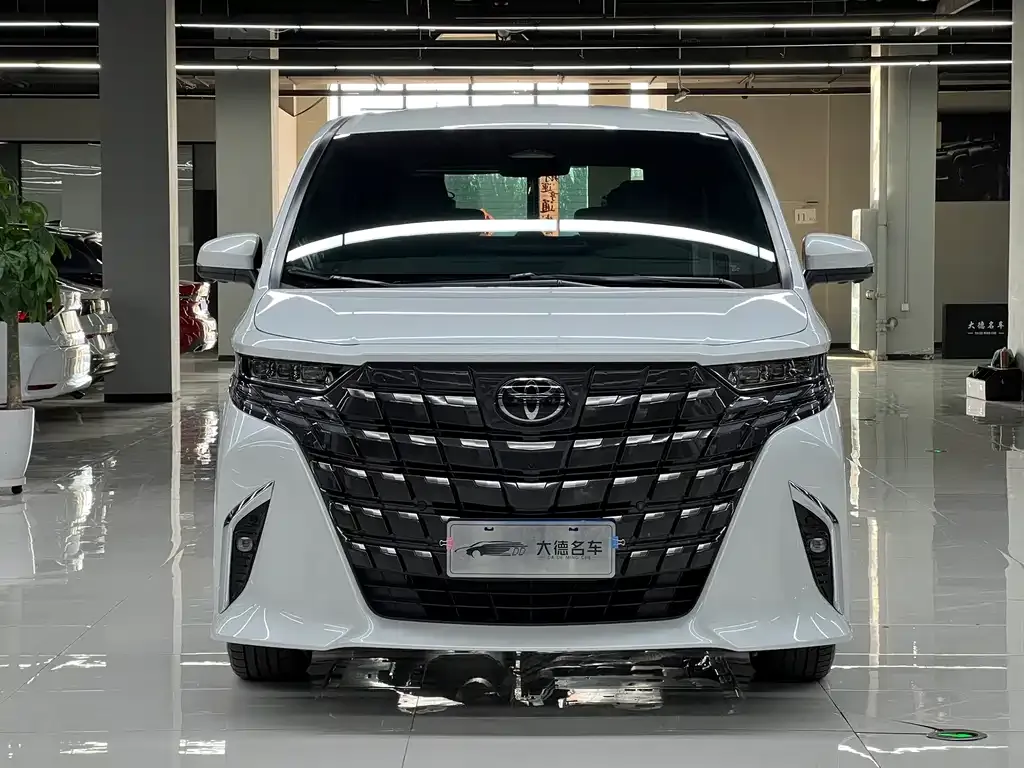 Toyota Alphard — фото 5