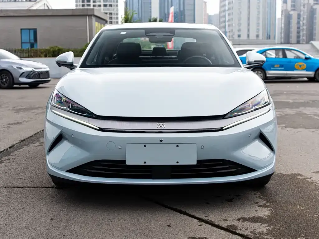BYD Qin L — фото 9