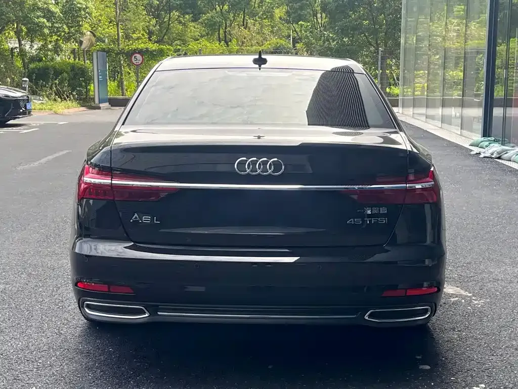 Audi A6L — фото 9