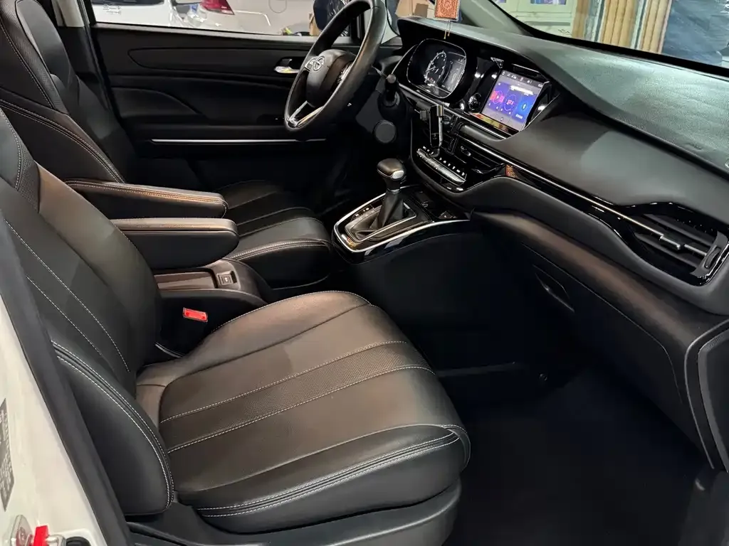 GAC Motor Trumpchi M6 — фото 8
