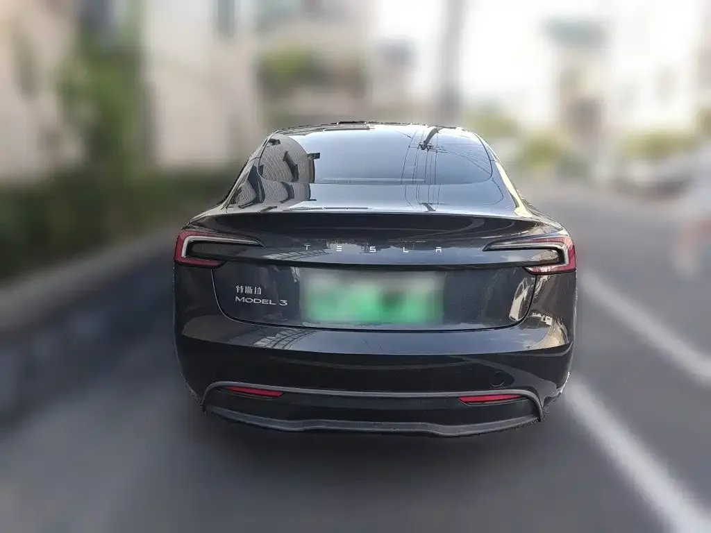 Tesla Model 3 — фото 2