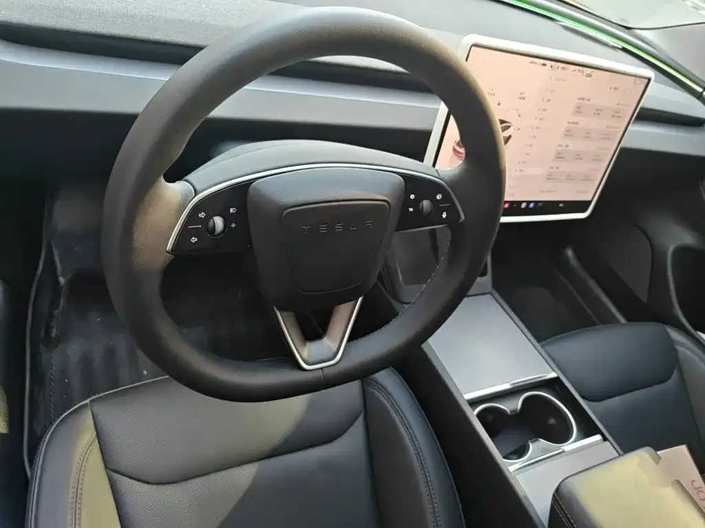 Tesla Model 3 — фото 4