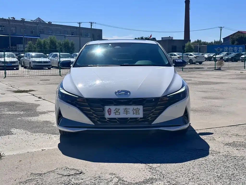 Hyundai Elantra — фото 4