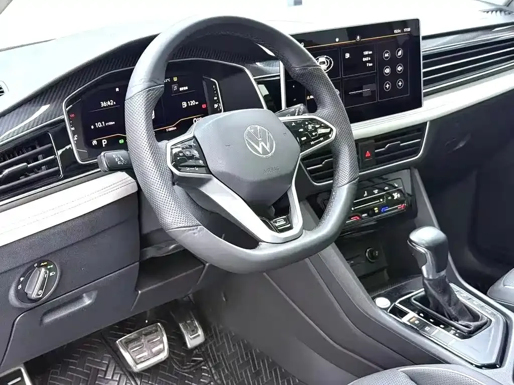 Volkswagen Tiguan L — фото 2