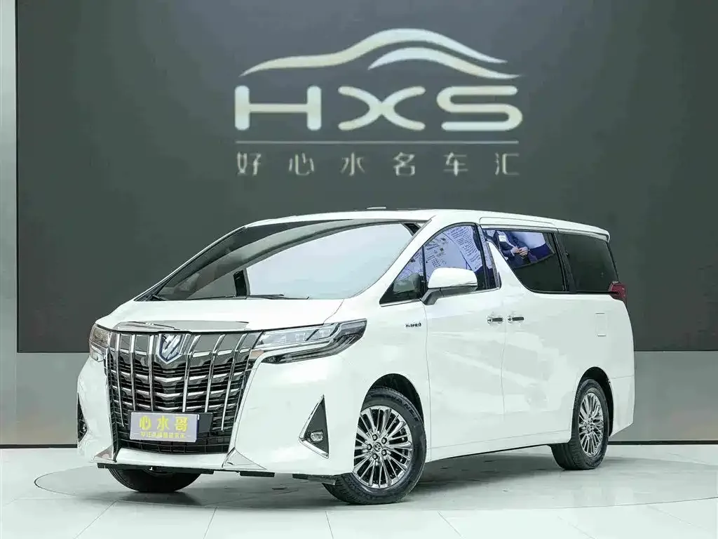 Toyota Alphard — фото 1