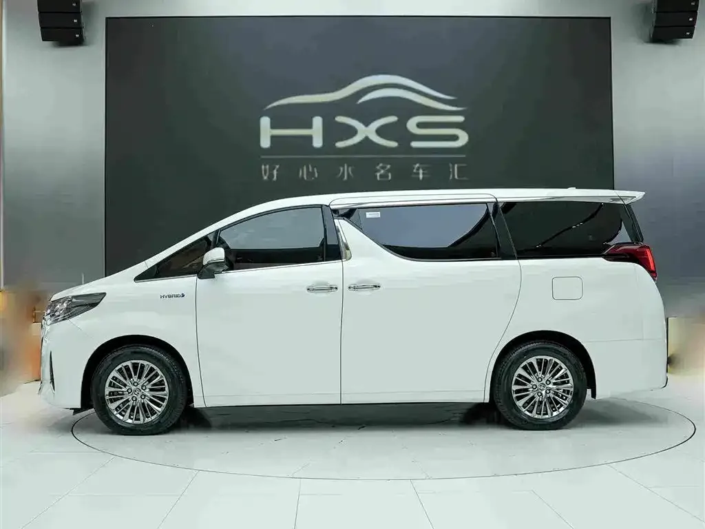 Toyota Alphard — фото 5
