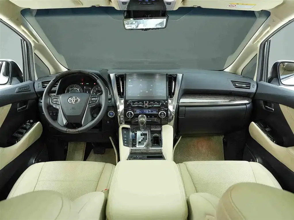 Toyota Alphard — фото 10