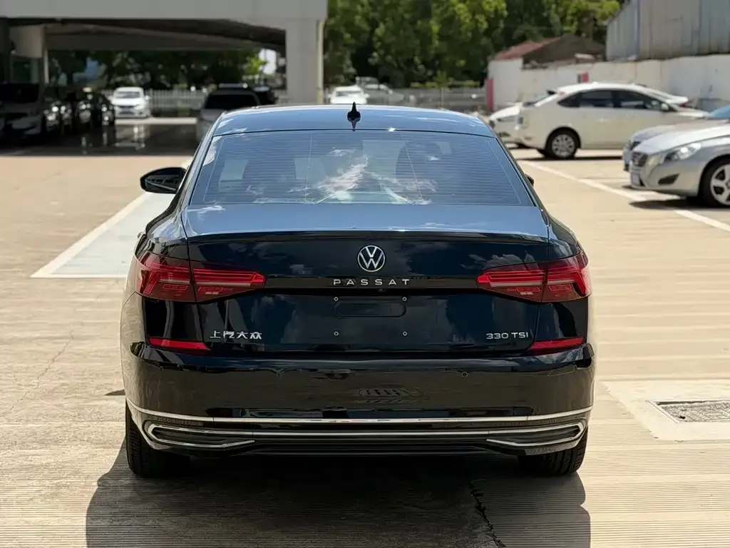 Volkswagen Passat — фото 7