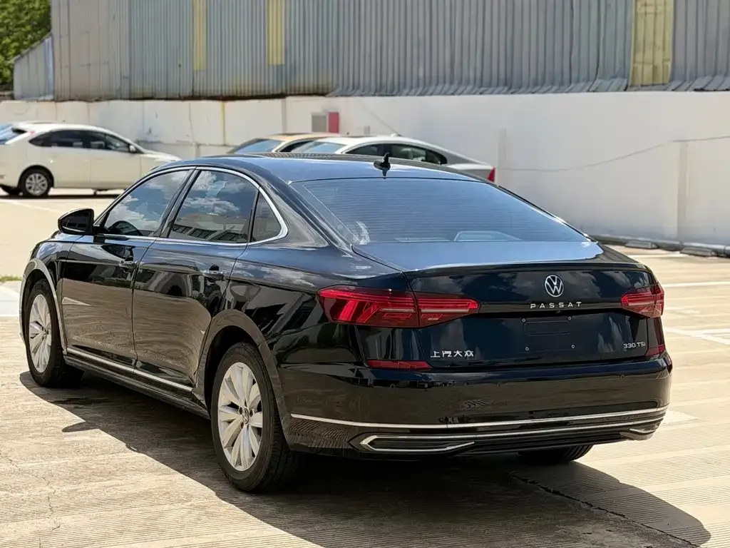 Volkswagen Passat — фото 2