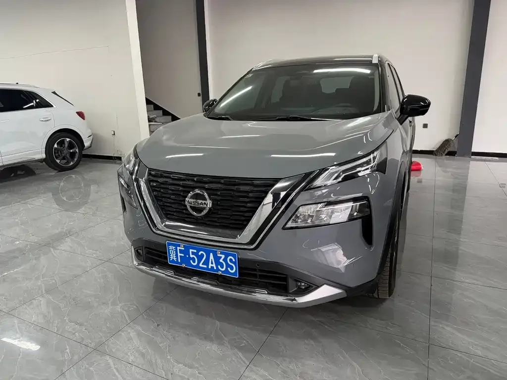 Nissan X-Trail — фото 1
