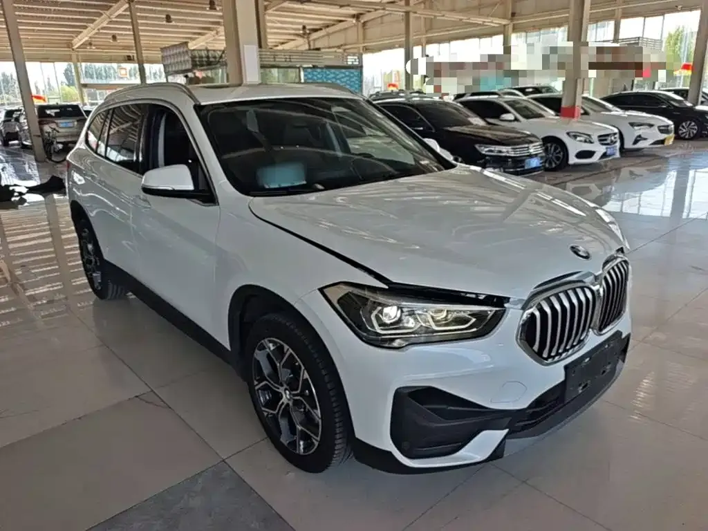BMW X1 — фото 8