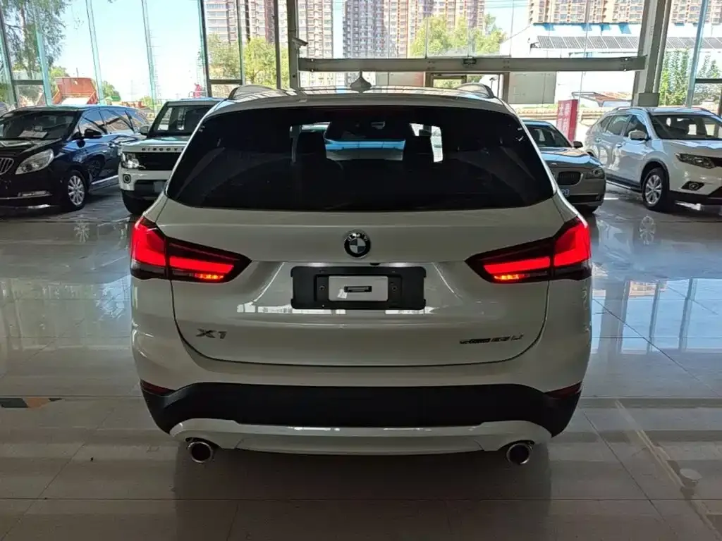 BMW X1 — фото 9