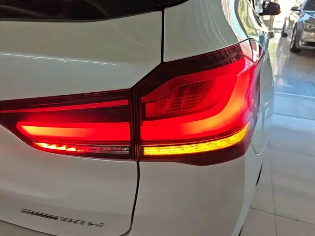 BMW X1 — фото 2