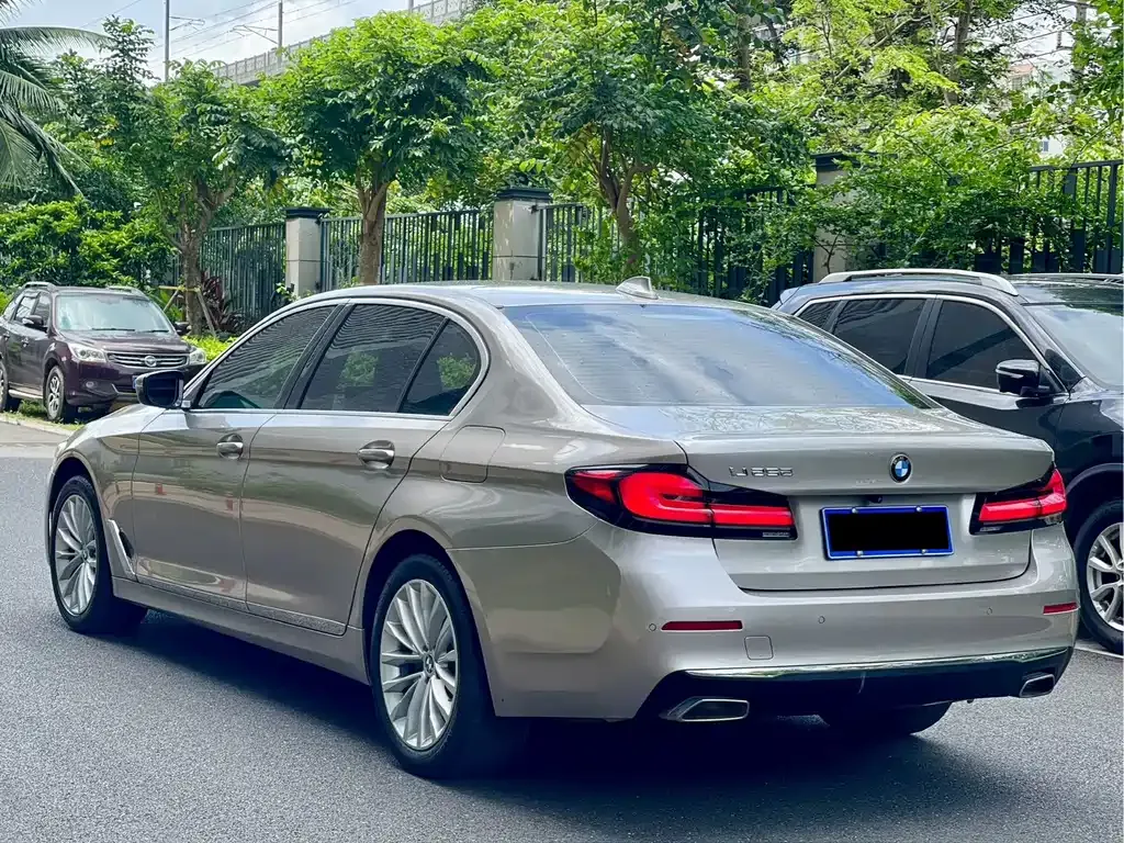 BMW 5 Series — фото 10
