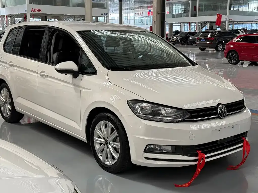 Volkswagen Touran — фото 3