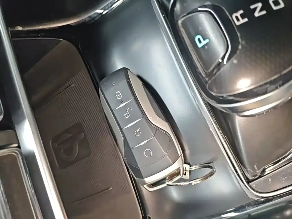 BYD PLUS New Energy — фото 4