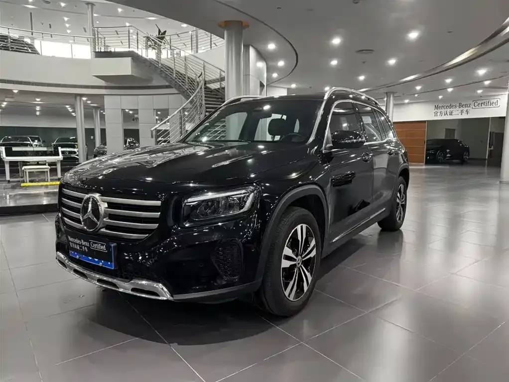 Mercedes-Benz GLB — фото 1