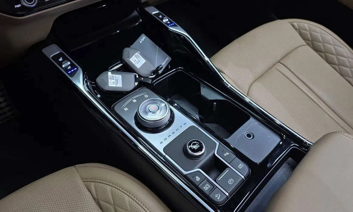 Kia Sorento — фото 6